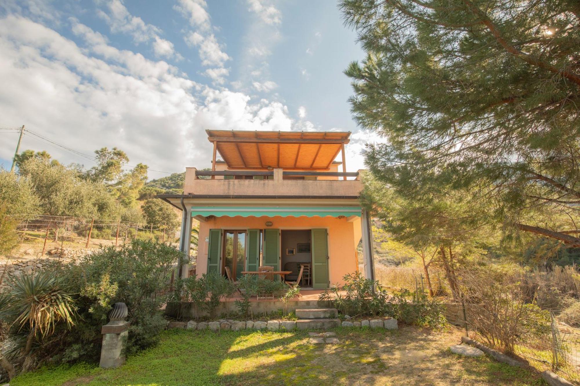 Holiday home Mandorlo E Melograno By Helloelba