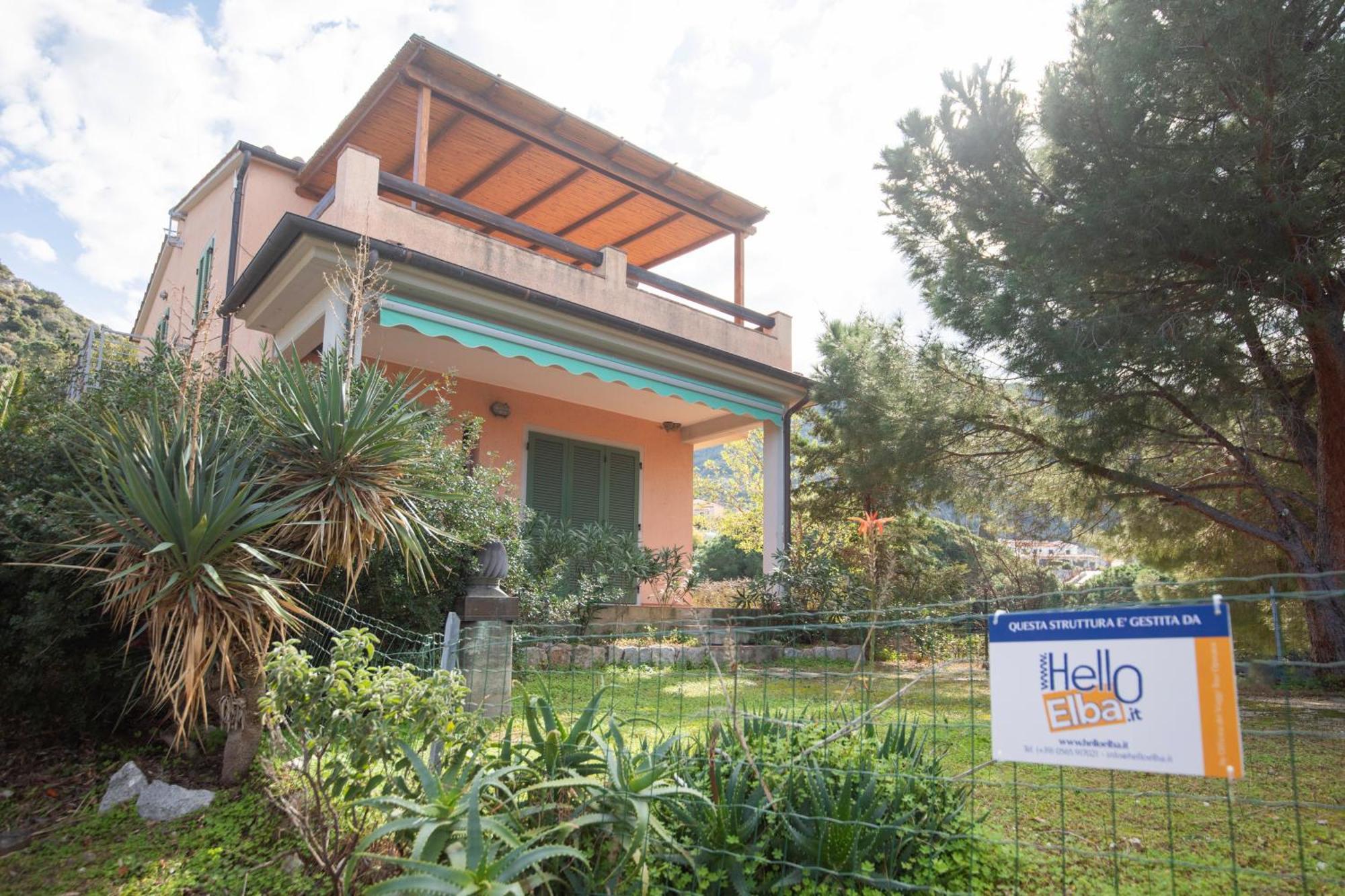 Holiday home Mandorlo E Melograno By Helloelba *